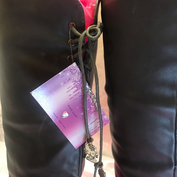 Gorgeous vintage y2k super tall hello kitty boots and crystal earrings set๐๐ - Picture 9 of 14